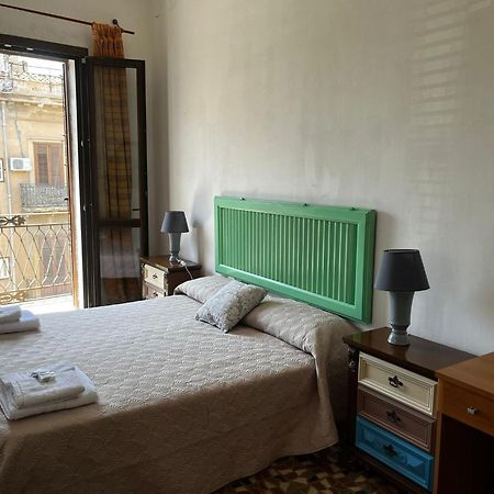 Mille Lire Peppe'S Home Palermo Eksteriør bilde