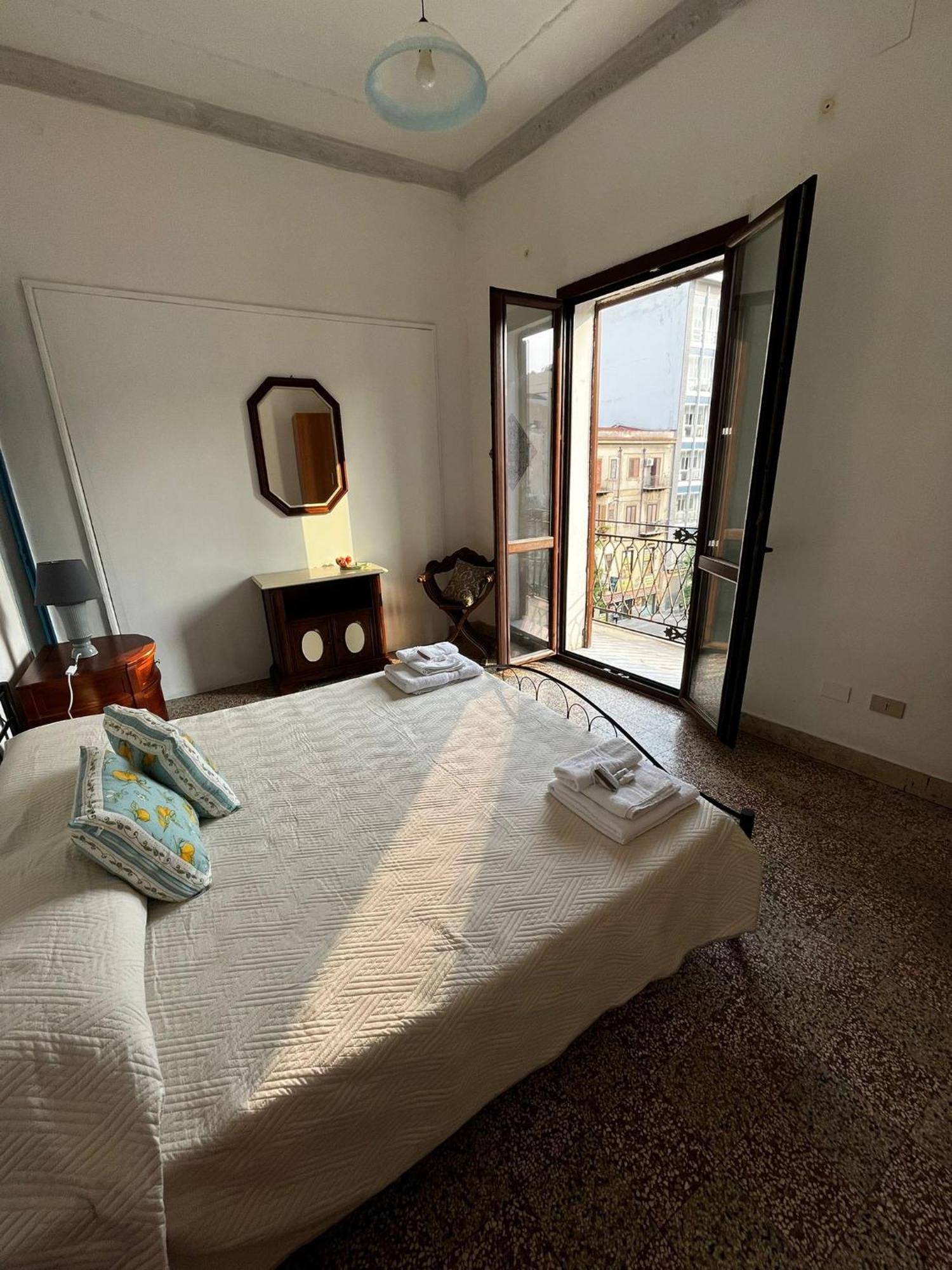 Mille Lire Peppe'S Home Palermo Eksteriør bilde